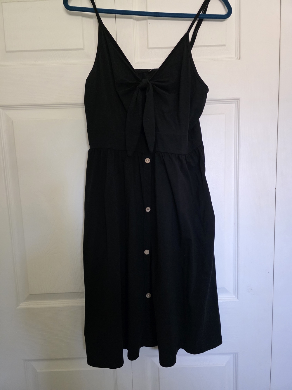 Sleeveless Black Key Hole Front Button-Down Dress